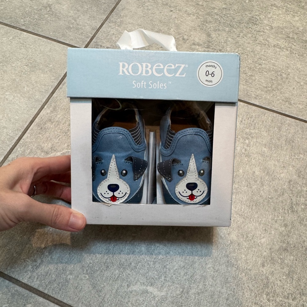 Robeez Soft Soles 0-6month in blue - New in Box